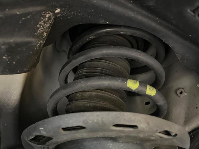 ヴォクシー ＺＳ　煌ＩＩＩ　両側電動スライド　フリップダウン　純正１０型ナビ　バックカメラ　トヨタセーフティセンス　ＬＥＤヘッドライト　オートマチックハイビーム　クルコン　クリアランスソナー　レーンキープ　ハーフレザーシート（20枚目）