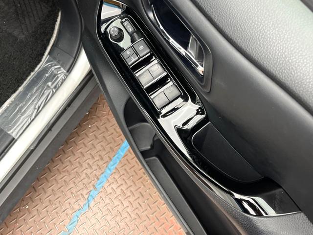 ヴォクシー ＺＳ　煌ＩＩＩ　両側電動スライド　フリップダウン　純正１０型ナビ　バックカメラ　トヨタセーフティセンス　ＬＥＤヘッドライト　オートマチックハイビーム　クルコン　クリアランスソナー　レーンキープ　ハーフレザーシート（57枚目）