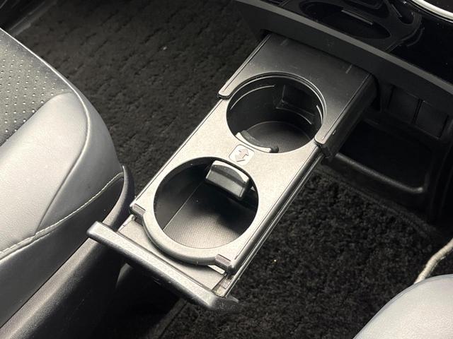 ヴォクシー ＺＳ　煌ＩＩＩ　両側電動スライド　フリップダウン　純正１０型ナビ　バックカメラ　トヨタセーフティセンス　ＬＥＤヘッドライト　オートマチックハイビーム　クルコン　クリアランスソナー　レーンキープ　ハーフレザーシート（59枚目）