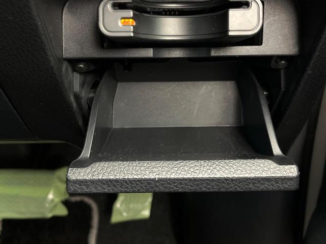 ヴォクシー ＺＳ　煌ＩＩＩ　両側電動スライド　フリップダウン　純正１０型ナビ　バックカメラ　トヨタセーフティセンス　ＬＥＤヘッドライト　オートマチックハイビーム　クルコン　クリアランスソナー　レーンキープ　ハーフレザーシート（62枚目）