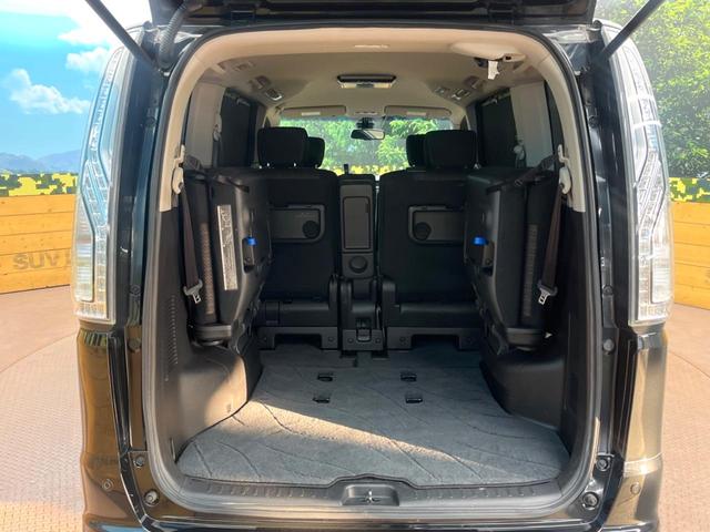 セレナ ハイウェイスターＳ－ＨＶアドバンスドセーフティパック　純正８型ナビ　後席モニター　アラウンドビューモニター　両側電動ドア　エマージェンシーブレーキ　クルーズコントロール　ビルトインＥＴＣ　踏み間違い防止装置　ＬＥＤヘッドライト　スマートキー　禁煙車（12枚目）