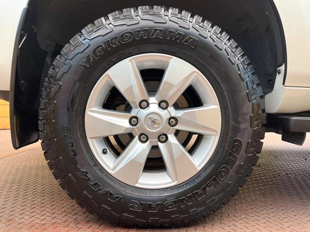 ランドクルーザープラド ＴＸ　サンルーフ　ＢＩＧ－Ｘ９インチナビ　レーダークルーズコントロール　デジタルインナーミラー　ＬＥＤヘッドライト　クリアランスソナー　オートライト　オートハイビーム　バックカメラ　ダウンヒルアシスト（11枚目）