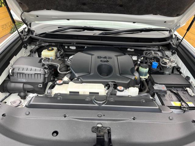 ランドクルーザープラド ＴＸ　サンルーフ　ＢＩＧ－Ｘ９インチナビ　レーダークルーズコントロール　デジタルインナーミラー　ＬＥＤヘッドライト　クリアランスソナー　オートライト　オートハイビーム　バックカメラ　ダウンヒルアシスト（18枚目）