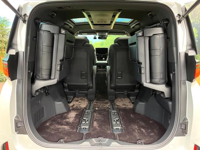 ヴェルファイアハイブリッド Ｚ　プレミア　モデリスタエアロ　左右独立ムーンルーフ　純正１４型ナビ　後席モニター　パノラミックビューモニター　黒革シート　オットマン付セカンドシート　ウッドコンビステアリング　三眼ＬＥＤヘッドライト（11枚目）