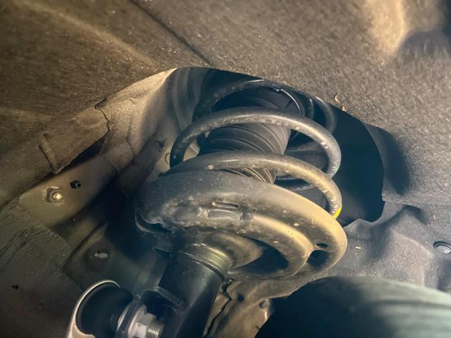 ヴェルファイアハイブリッド Ｚ　プレミア　モデリスタエアロ　左右独立ムーンルーフ　純正１４型ナビ　後席モニター　パノラミックビューモニター　黒革シート　オットマン付セカンドシート　ウッドコンビステアリング　三眼ＬＥＤヘッドライト（21枚目）