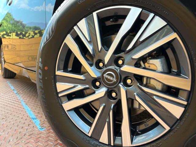 セレナ e-パワー ハイウェイスターV 登録済未使用車 プロパイロット 純正12.3型ナビ 両側電動スライド 全周囲カメラ デジタルインナーミラー ブラインドスポットモニター デュアルオートエアコン オートマチックハイビーム(13枚目)