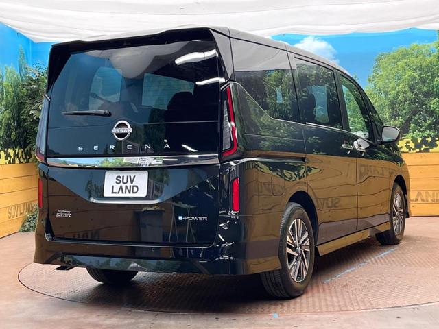 セレナ e-パワー ハイウェイスターV 登録済未使用車 プロパイロット 純正12.3型ナビ 両側電動スライド 全周囲カメラ デジタルインナーミラー ブラインドスポットモニター デュアルオートエアコン オートマチックハイビーム(17枚目)