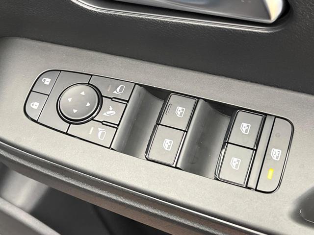 セレナ e-パワー ハイウェイスターV 登録済未使用車 プロパイロット 純正12.3型ナビ 両側電動スライド 全周囲カメラ デジタルインナーミラー ブラインドスポットモニター デュアルオートエアコン オートマチックハイビーム(47枚目)