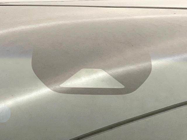 【ホンダセンシング】走行中に前方の車両等を認識し、衝突しそうな時は警報とブレーキで衝突回避と被害軽減をアシスト。より安全にドライブをお楽しみいただけます。