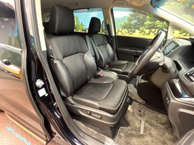 運転席シート廻りは使用感も少なく、良好な状態となっています。丁寧に使われていたことがよくわかりますね。