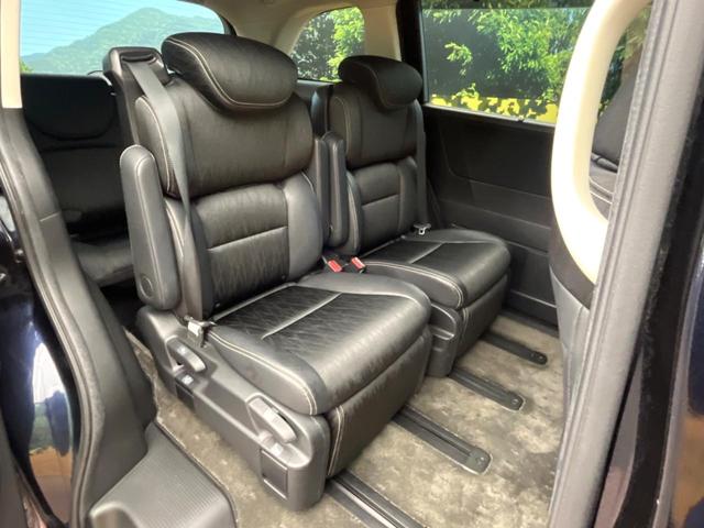 後部座席も気になるようなキズ・汚れやへたり等、大きなダメージはなく、良好な状態です。