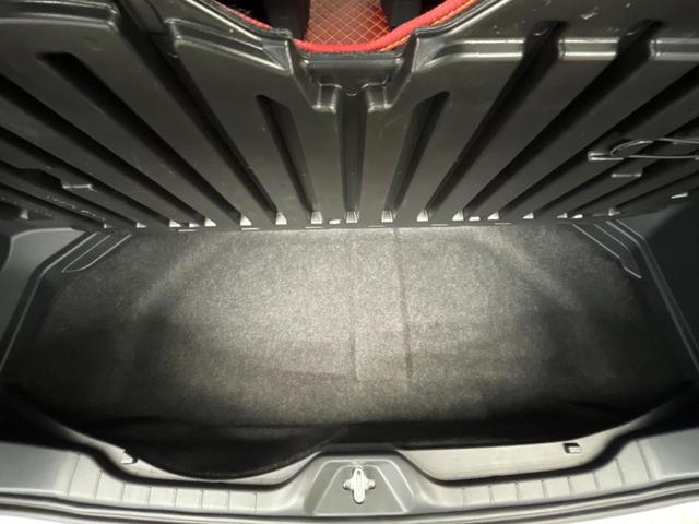 ノア ハイブリッドＳ－Ｚ　モデリスタフルエアロ　純正１０．５型ナビ　バックカメラ　デュアルオートエアコン　レーダークルーズ　トヨタセーフティセンス　両側電動スライド　ＡＣ１００Ｖ電源　ＣＤ／ＤＶＤ再生　クリアランスソナー（39枚目）