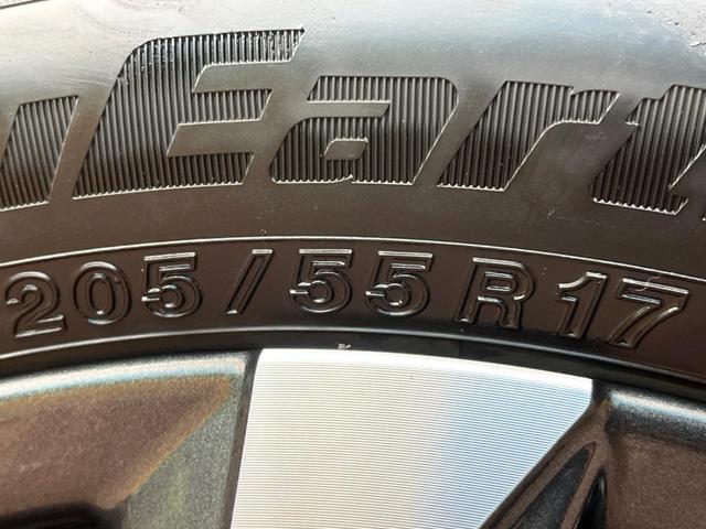 ヴォクシー S-Z 純正10.5型ナビ 快適利便パッケージ 両側電動スライド トヨタセーフティセンス レーダークルーズコントロール ハーフレザーシート 革巻きステアリング 純正17インチアルミホイール(24枚目)