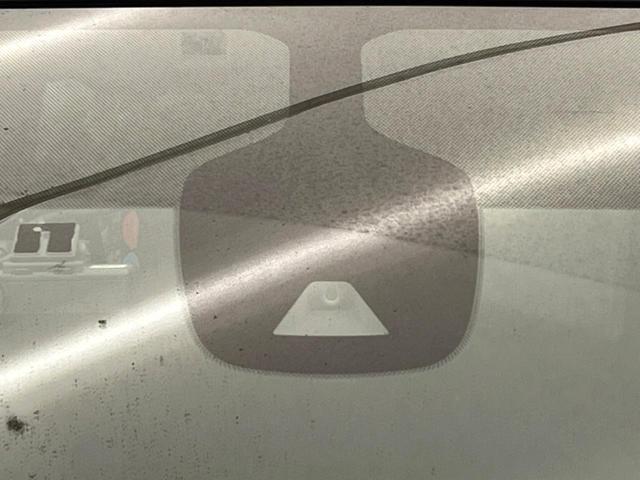 セレナ ハイウェイスターＶ　フリップダウンモニター　純正１０型ナビ　両側電動スライドドア　全周囲カメラ　インテリジェントエマージェンシーブレーキ　プロパイロット　デジタルインナーミラー　ブラインドスポットモニター　ＬＥＤヘッド（6枚目）