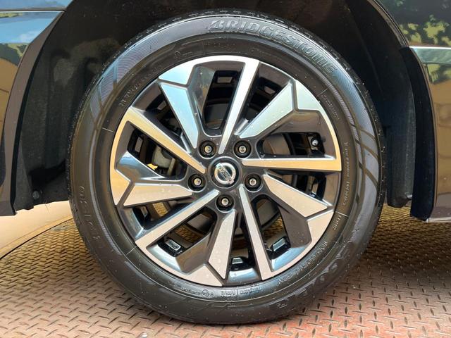 セレナ ハイウェイスターＶ　フリップダウンモニター　純正１０型ナビ　両側電動スライドドア　全周囲カメラ　インテリジェントエマージェンシーブレーキ　プロパイロット　デジタルインナーミラー　ブラインドスポットモニター　ＬＥＤヘッド（25枚目）