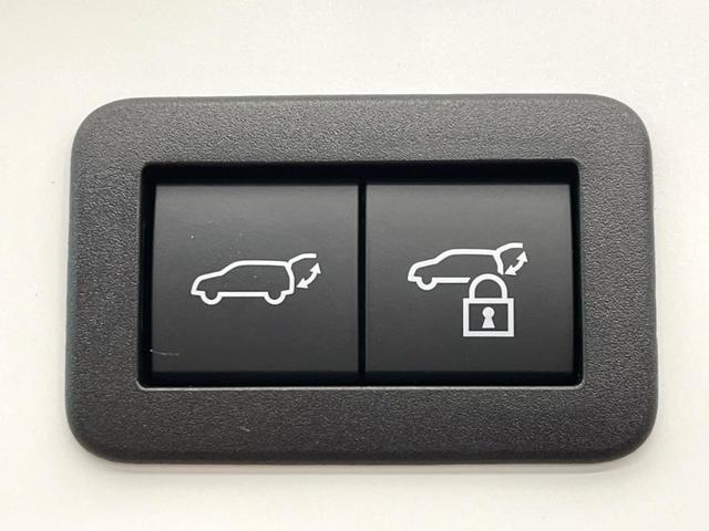 カローラクロス ハイブリッド　Ｚ　パノラマルーフ　１０．５型ナビ　全周囲カメラ　トヨタセーフティセンス　レーダクルーズ　ブラインドスポットモニター　パワーバックドア　パワーシート　シートヒーター　ＬＥＤヘッドライト　オートハイビーム（41枚目）