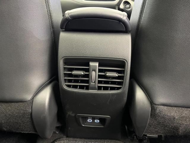 カローラクロス ハイブリッド　Ｚ　パノラマルーフ　１０．５型ナビ　全周囲カメラ　トヨタセーフティセンス　レーダクルーズ　ブラインドスポットモニター　パワーバックドア　パワーシート　シートヒーター　ＬＥＤヘッドライト　オートハイビーム（42枚目）