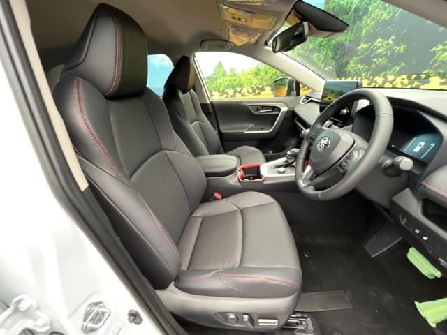 ＲＡＶ４ ハイブリッドアドベンチャー　オフロードパッケージＩＩ　登録済未使用車　純正１０．５型ナビ　レーダークルーズ　トヨタセーフティセンス　ブラインドスポットモニター　シートベンチレーション　バックカメラ　メモリーシート　デュアルオートエアコン（8枚目）