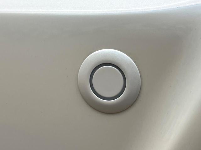 【コーナーセンサー】バンパーに付いたセンサーが障害物を検知！一定の距離に近づくとアラートで教えてくれます♪狭い駐車スペースや車庫入れ時も安心ですね☆