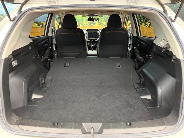 普段のお買い物や通勤、送迎等に十分な荷室スペースを確保しております。セカンドシートを倒すと、大きな荷物の積載も可能です♪