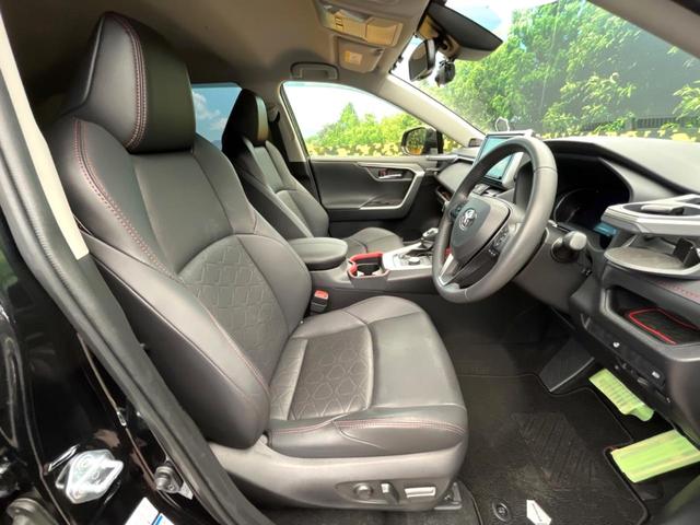 ＲＡＶ４ アドベンチャー　オフロードパッケージ　純正９型ナビ　シートベンチレーション　ブラインドスポットモニター　レーダークルーズコントロール　トヨタセーフティセンス　パワーシート　バックカメラ　オートマチックハイビーム　４ＷＤ（8枚目）