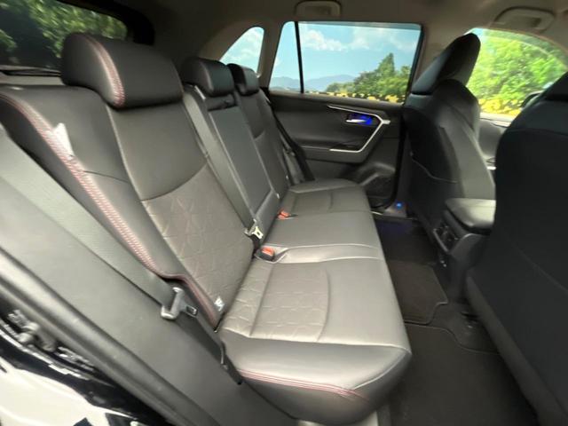 ＲＡＶ４ アドベンチャー　オフロードパッケージ　純正９型ナビ　シートベンチレーション　ブラインドスポットモニター　レーダークルーズコントロール　トヨタセーフティセンス　パワーシート　バックカメラ　オートマチックハイビーム　４ＷＤ（9枚目）