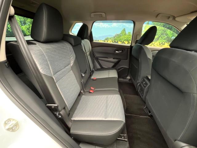 エクストレイル S e-4ORCE 衝突被害軽減システム クルーズコントロール エアコン デュアル 電動格納ミラー コーナーセンサー レーンアシスト 純正18インチアルミ オートマチックハイビーム 車線逸脱警報(9枚目)