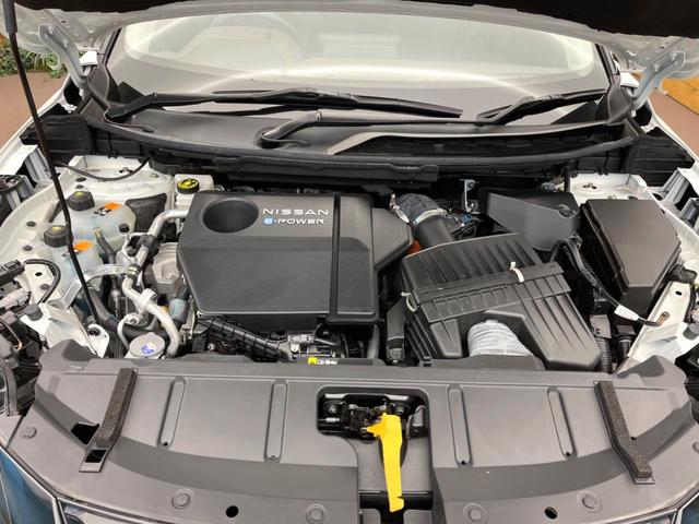 エクストレイル S e-4ORCE 衝突被害軽減システム クルーズコントロール エアコン デュアル 電動格納ミラー コーナーセンサー レーンアシスト 純正18インチアルミ オートマチックハイビーム 車線逸脱警報(18枚目)