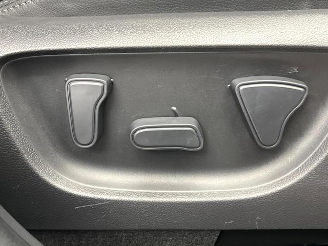 ヤリスクロス Ｚ　純正８型ナビ　トヨタセーフティセンス　レーダークルーズコントロール　シートヒーター　パワーシート　ブラインドスポットモニター　ハーフレザーシート　ＬＥＤヘッド　クリアランスソナー（7枚目）