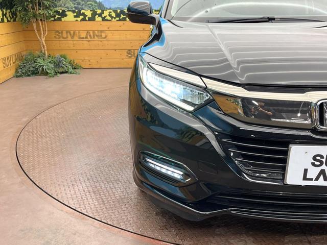 【ＬＥＤヘッドライト】悪天候や夜間走行時も良好な視界を確保し安心して運転できる高輝度ＬＥＤヘッドライトを装備！点灯速度が早く、消費電力も抑えられています。