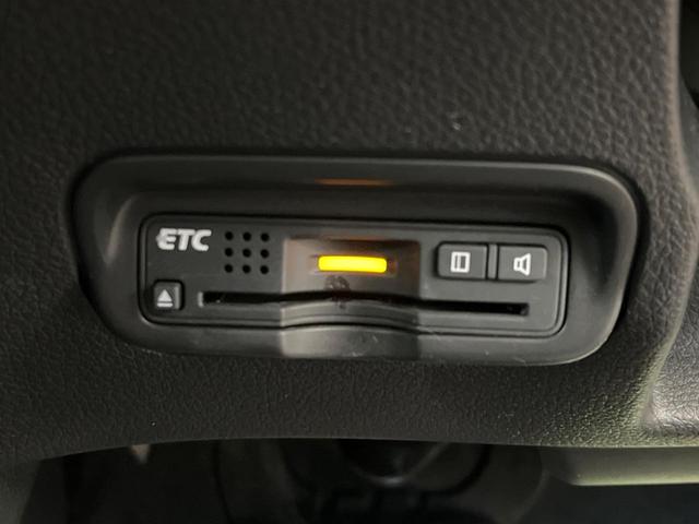 ヴェゼル ハイブリッドＺ　禁煙車　メーカー純正ナビ　フルセグ　バックカメラ　クルーズコントロール　シティブレーキアクティブシステム　ハーフレザーシート　ＬＥＤヘッド　ビルトインＥＴＣ　オートライト　ＣＤ　ＤＶＤ再生（7枚目）
