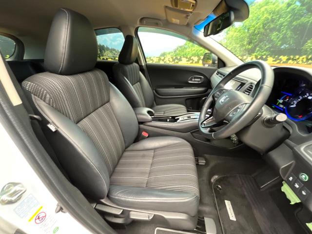 ヴェゼル ハイブリッドＺ　禁煙車　メーカー純正ナビ　フルセグ　バックカメラ　クルーズコントロール　シティブレーキアクティブシステム　ハーフレザーシート　ＬＥＤヘッド　ビルトインＥＴＣ　オートライト　ＣＤ　ＤＶＤ再生（8枚目）