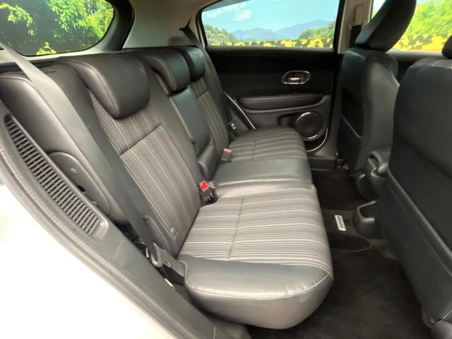 ヴェゼル ハイブリッドＺ　禁煙車　メーカー純正ナビ　フルセグ　バックカメラ　クルーズコントロール　シティブレーキアクティブシステム　ハーフレザーシート　ＬＥＤヘッド　ビルトインＥＴＣ　オートライト　ＣＤ　ＤＶＤ再生（9枚目）
