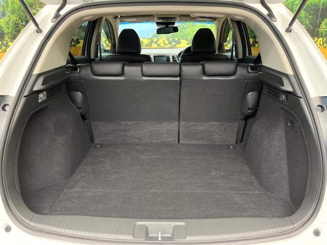 ヴェゼル ハイブリッドＺ　禁煙車　メーカー純正ナビ　フルセグ　バックカメラ　クルーズコントロール　シティブレーキアクティブシステム　ハーフレザーシート　ＬＥＤヘッド　ビルトインＥＴＣ　オートライト　ＣＤ　ＤＶＤ再生（12枚目）