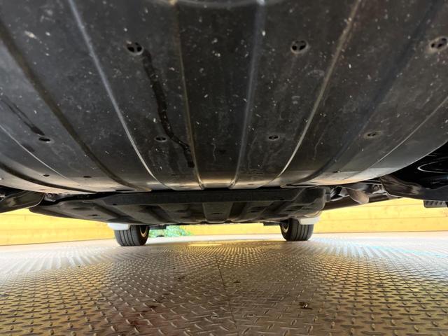 ヴェゼル ハイブリッドＺ　禁煙車　メーカー純正ナビ　フルセグ　バックカメラ　クルーズコントロール　シティブレーキアクティブシステム　ハーフレザーシート　ＬＥＤヘッド　ビルトインＥＴＣ　オートライト　ＣＤ　ＤＶＤ再生（22枚目）