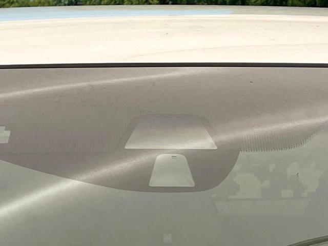 ヴェゼル ハイブリッドＺ　禁煙車　メーカー純正ナビ　フルセグ　バックカメラ　クルーズコントロール　シティブレーキアクティブシステム　ハーフレザーシート　ＬＥＤヘッド　ビルトインＥＴＣ　オートライト　ＣＤ　ＤＶＤ再生（24枚目）