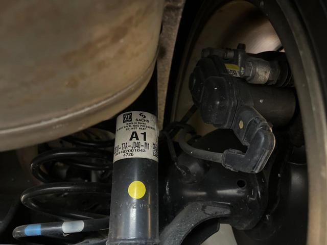 ヴェゼル ハイブリッドＺ　禁煙車　メーカー純正ナビ　フルセグ　バックカメラ　クルーズコントロール　シティブレーキアクティブシステム　ハーフレザーシート　ＬＥＤヘッド　ビルトインＥＴＣ　オートライト　ＣＤ　ＤＶＤ再生（33枚目）