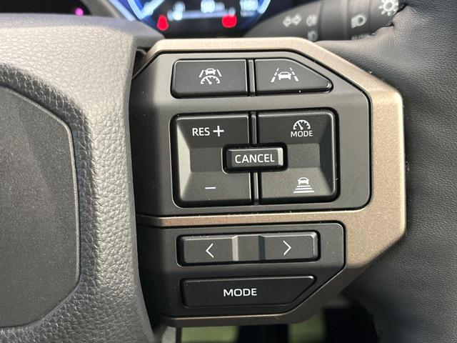 ランドクルーザー２５０ ＺＸ　７人乗り　サンルーフ　ＪＢＬサウンド　１２．３型純正ナビ　全周囲カメラ　セーフティセンス　レーダークルーズ　ＢＳＭ　デジタルミラー　電動リアゲート　メモリーシート　レザーシート　シートベンチレーション（7枚目）