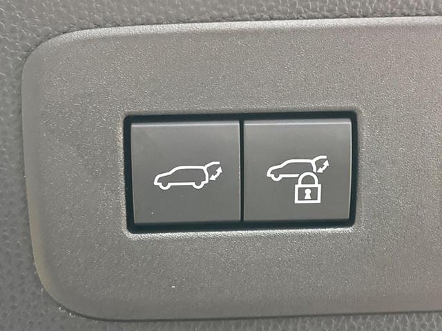 ランドクルーザー２５０ ＺＸ　７人乗り　サンルーフ　ＪＢＬサウンド　１２．３型純正ナビ　全周囲カメラ　セーフティセンス　レーダークルーズ　ＢＳＭ　デジタルミラー　電動リアゲート　メモリーシート　レザーシート　シートベンチレーション（12枚目）