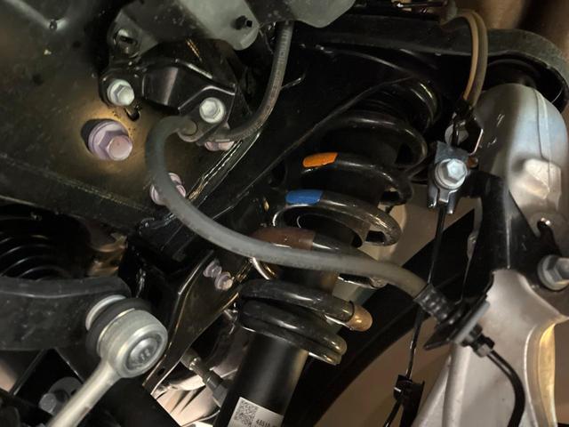 ランドクルーザー２５０ ＺＸ　７人乗り　サンルーフ　ＪＢＬサウンド　１２．３型純正ナビ　全周囲カメラ　セーフティセンス　レーダークルーズ　ＢＳＭ　デジタルミラー　電動リアゲート　メモリーシート　レザーシート　シートベンチレーション（29枚目）