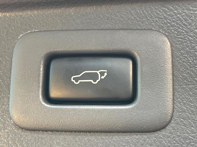 ヴェルファイア ２．４Ｚ　プラチナセレクションＩＩ　両側電動ドア　後席モニター　純正ナビ　バックカメラ　電動リアゲート　コーナーセンサー　ＨＩＤヘッド　ＥＴＣ　Ｂｌｕｅｔｏｏｔｈ再生　レーンアシスト　純正１８インチアルミ　デュアルエアコン（33枚目）