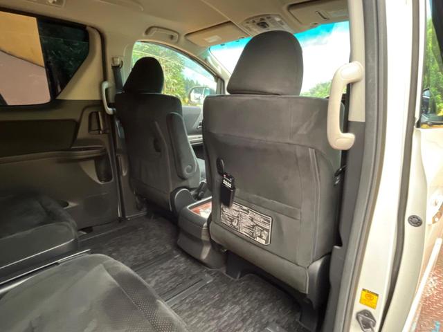 ヴェルファイア ２．４Ｚ　プラチナセレクションＩＩ　両側電動ドア　後席モニター　純正ナビ　バックカメラ　電動リアゲート　コーナーセンサー　ＨＩＤヘッド　ＥＴＣ　Ｂｌｕｅｔｏｏｔｈ再生　レーンアシスト　純正１８インチアルミ　デュアルエアコン（36枚目）