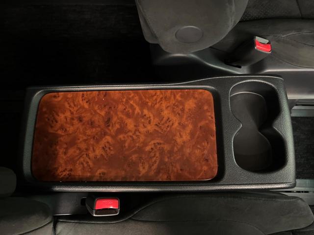 ヴェルファイア ２．４Ｚ　プラチナセレクションＩＩ　両側電動ドア　後席モニター　純正ナビ　バックカメラ　電動リアゲート　コーナーセンサー　ＨＩＤヘッド　ＥＴＣ　Ｂｌｕｅｔｏｏｔｈ再生　レーンアシスト　純正１８インチアルミ　デュアルエアコン（37枚目）