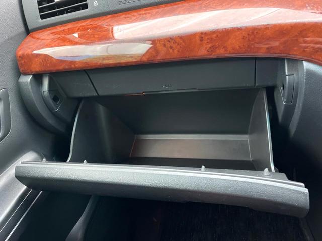 ヴェルファイア ２．４Ｚ　プラチナセレクションＩＩ　両側電動ドア　後席モニター　純正ナビ　バックカメラ　電動リアゲート　コーナーセンサー　ＨＩＤヘッド　ＥＴＣ　Ｂｌｕｅｔｏｏｔｈ再生　レーンアシスト　純正１８インチアルミ　デュアルエアコン（54枚目）