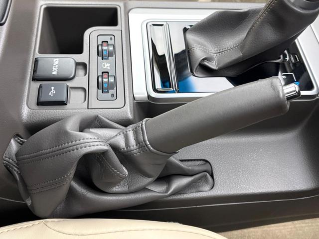 ランドクルーザープラド ＴＸ　Ｌパッケージ　マットブラックエディション　サンルーフ　寒冷地仕様　メーカーナビ　全周囲カメラ　セーフティセンス　レーダークルーズ　ＢＳＭ　ベージュレザーシート　シートベンチレーション　パワーシート　電動格納サードシート　ＥＴＣ２．０（56枚目）