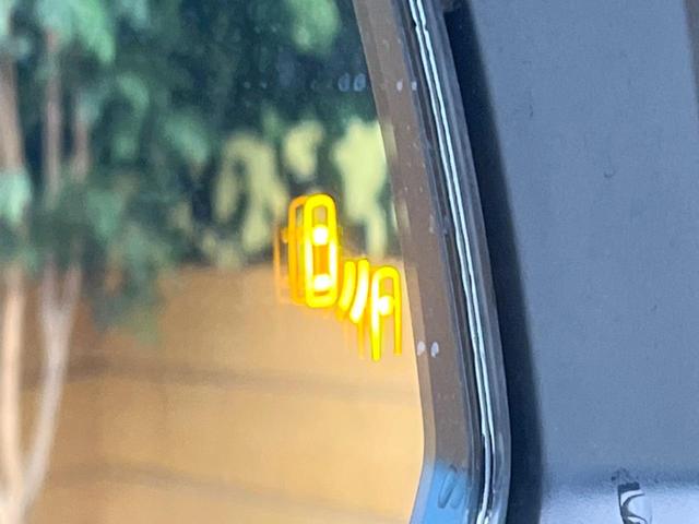 ＲＡＶ４ ハイブリッドＧ　純正９型ナビ　バックカメラ　トヨタセーフティセンス　ステアリングヒーター　電動リアゲート　パワーシート　ドラレコ　コーナーセンサー　シートヒーター　ＬＥＤヘッド　ルーフレール　ＥＴＣ２．０（6枚目）