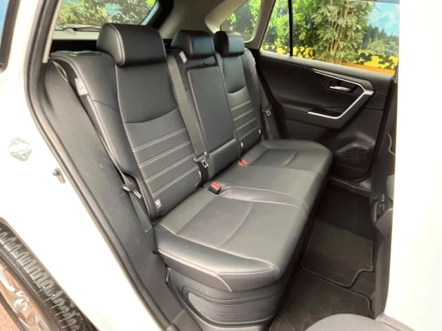 ＲＡＶ４ ハイブリッドＧ　純正９型ナビ　バックカメラ　トヨタセーフティセンス　ステアリングヒーター　電動リアゲート　パワーシート　ドラレコ　コーナーセンサー　シートヒーター　ＬＥＤヘッド　ルーフレール　ＥＴＣ２．０（9枚目）