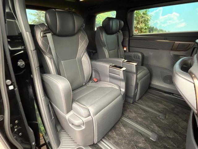 ヴェルファイアハイブリッド Ｚ　プレミア　フリップダウンモニター　全周囲カメラ　純正１４型ナビ　両側電動スライド　シートベンチレーション　レーダークルーズ　電動オットマン　クリアランスソナー　パワーバックドア　メモリーシート　デジタルミラー（9枚目）