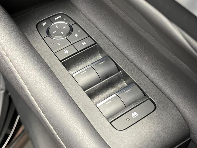 ヴェルファイアハイブリッド Ｚ　プレミア　フリップダウンモニター　全周囲カメラ　純正１４型ナビ　両側電動スライド　シートベンチレーション　レーダークルーズ　電動オットマン　クリアランスソナー　パワーバックドア　メモリーシート　デジタルミラー（58枚目）