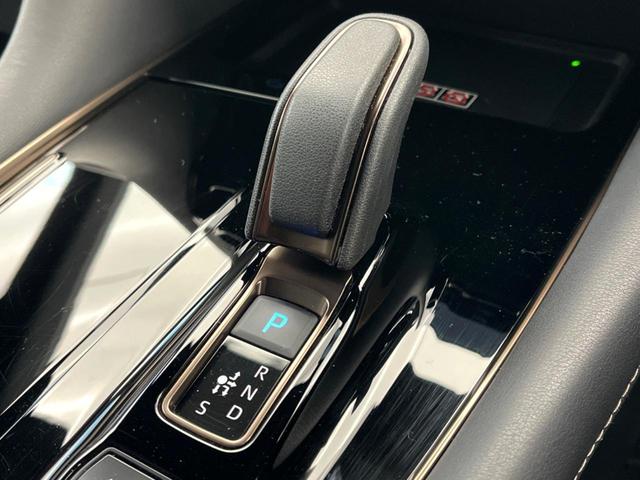 ヴェルファイアハイブリッド Ｚ　プレミア　フリップダウンモニター　全周囲カメラ　純正１４型ナビ　両側電動スライド　シートベンチレーション　レーダークルーズ　電動オットマン　クリアランスソナー　パワーバックドア　メモリーシート　デジタルミラー（70枚目）